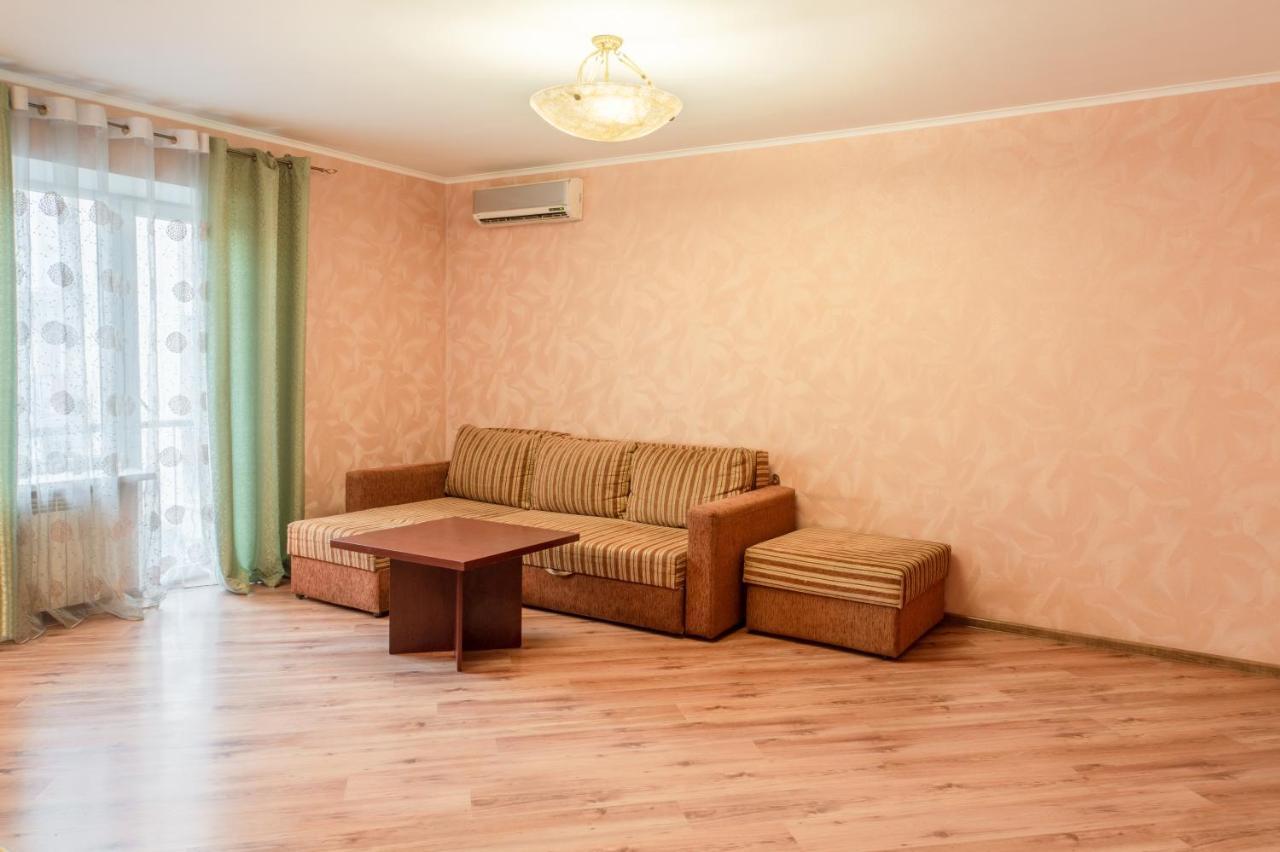 Apartment Triokhsviatytelskaya Street 3 キエフ エクステリア 写真