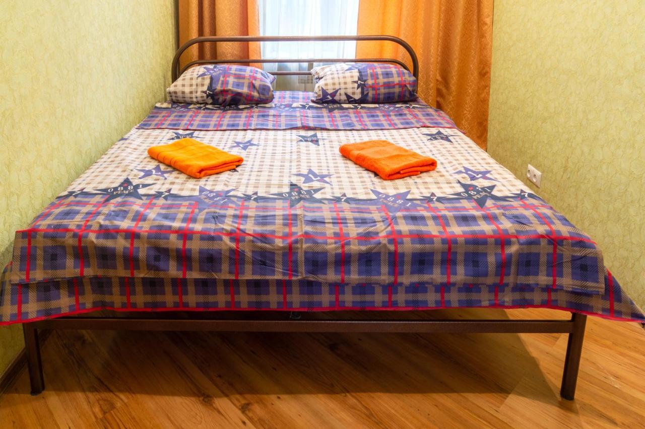 Apartment Triokhsviatytelskaya Street 3 キエフ エクステリア 写真
