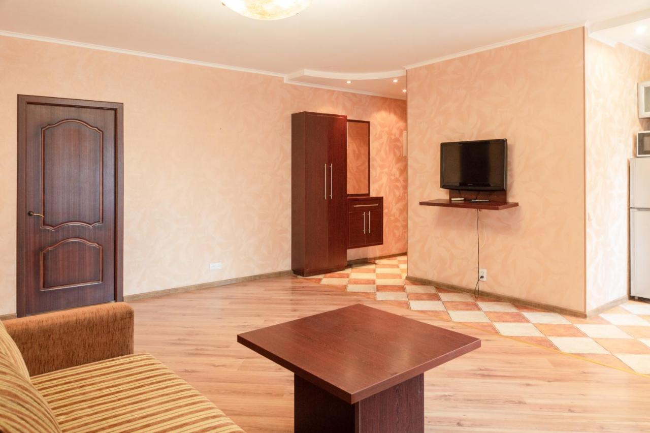 Apartment Triokhsviatytelskaya Street 3 キエフ エクステリア 写真