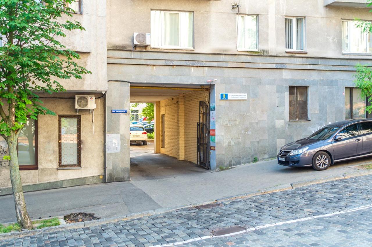 Apartment Triokhsviatytelskaya Street 3 キエフ エクステリア 写真