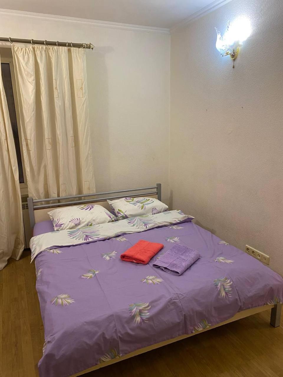 Apartment Triokhsviatytelskaya Street 3 キエフ エクステリア 写真