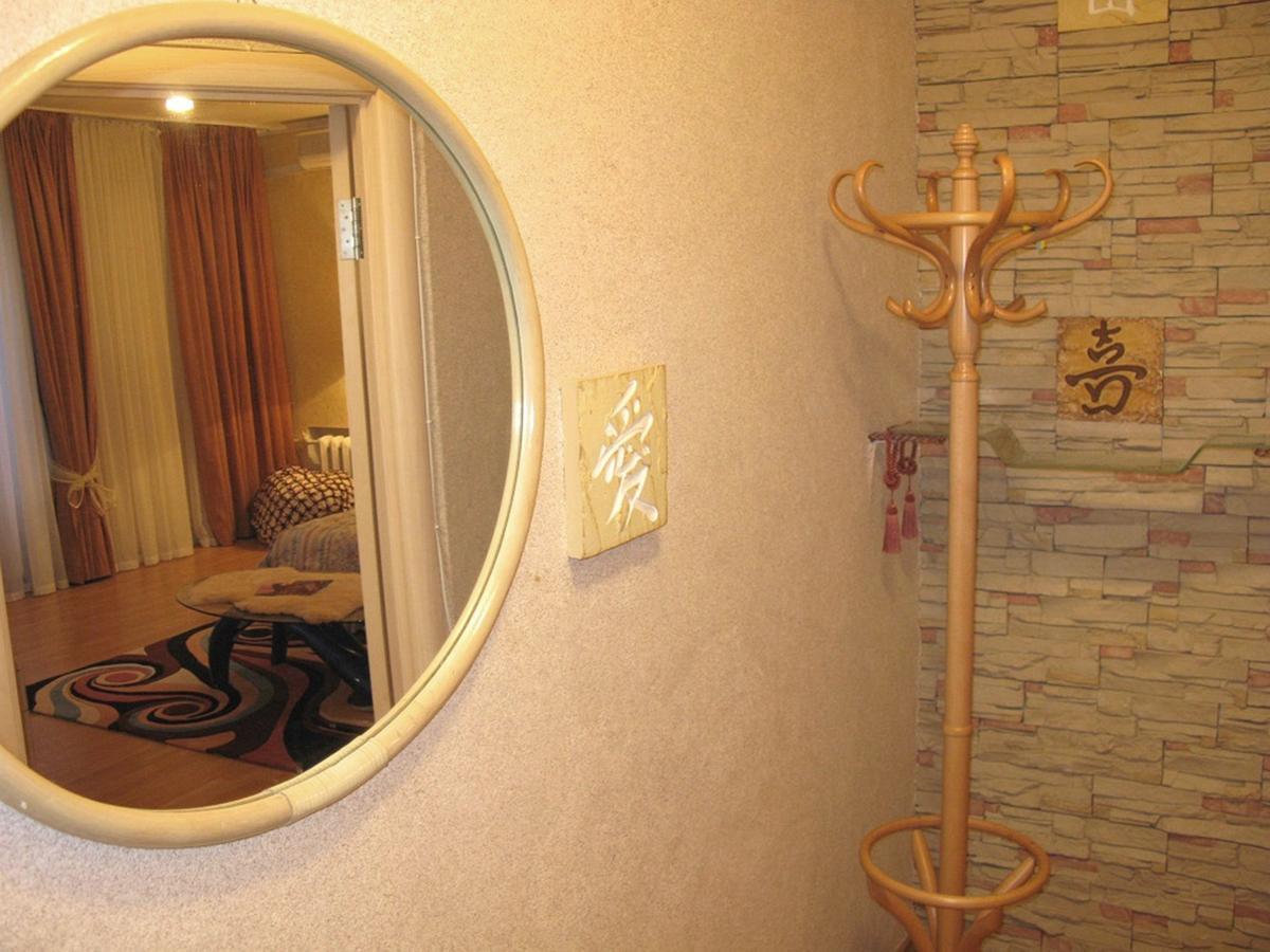 Apartment Triokhsviatytelskaya Street 3 キエフ エクステリア 写真