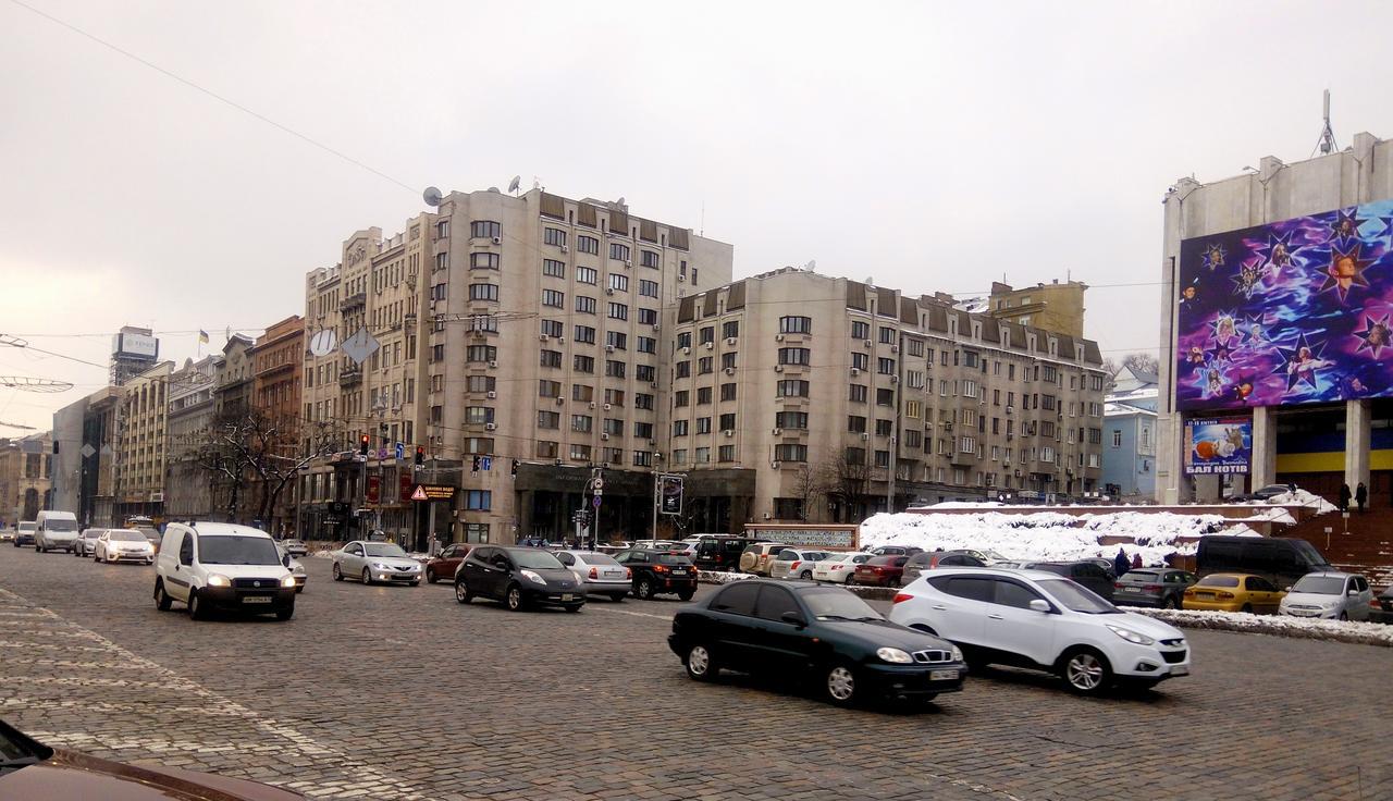 Apartment Triokhsviatytelskaya Street 3 キエフ エクステリア 写真