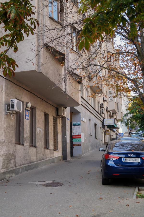Apartment Triokhsviatytelskaya Street 3 キエフ エクステリア 写真