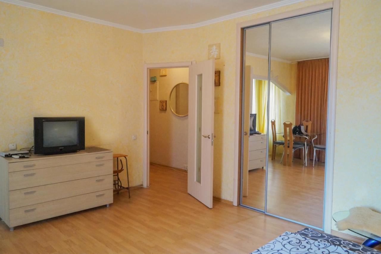 Apartment Triokhsviatytelskaya Street 3 キエフ エクステリア 写真